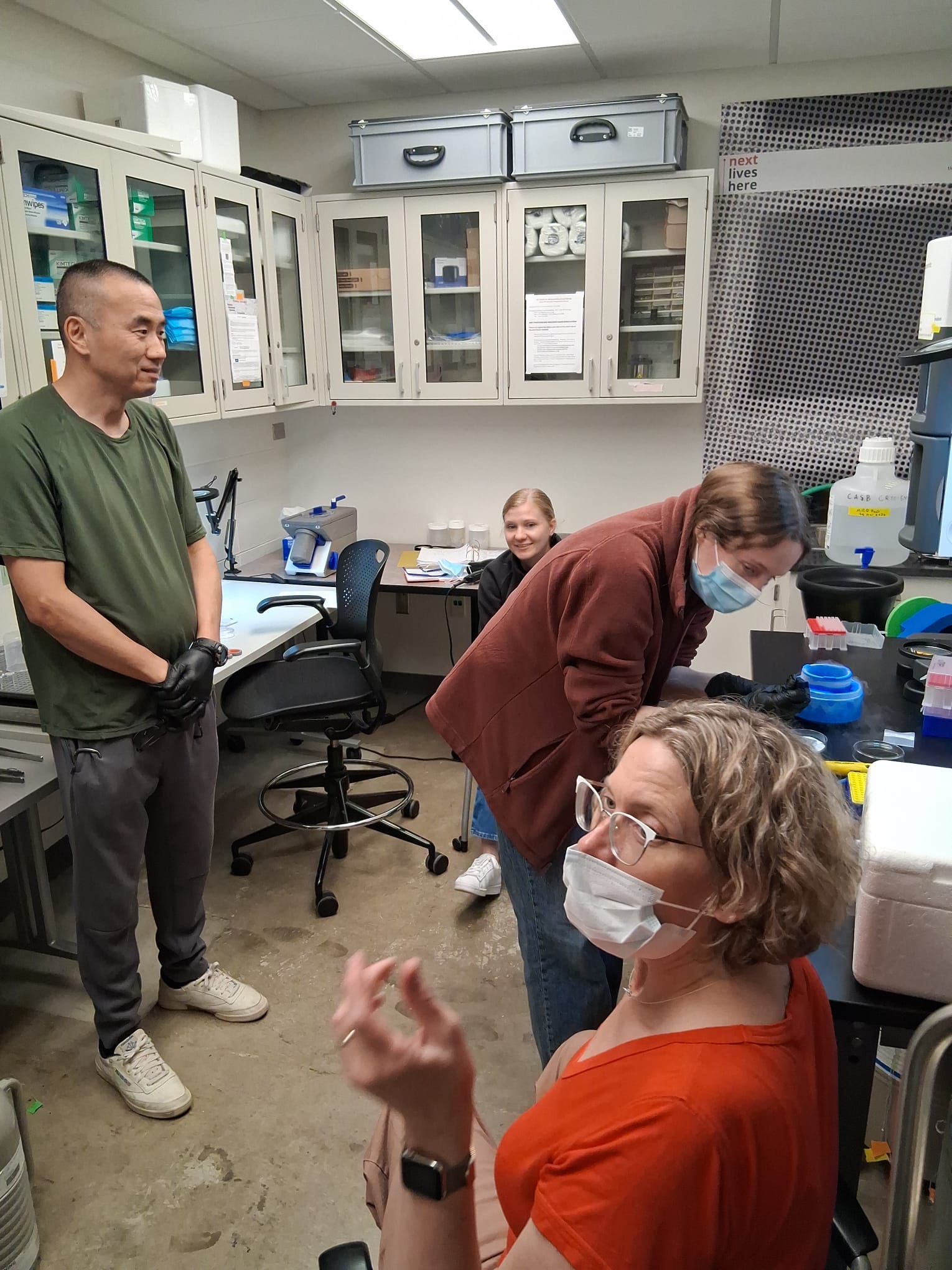 Lab's first cryoEM session image