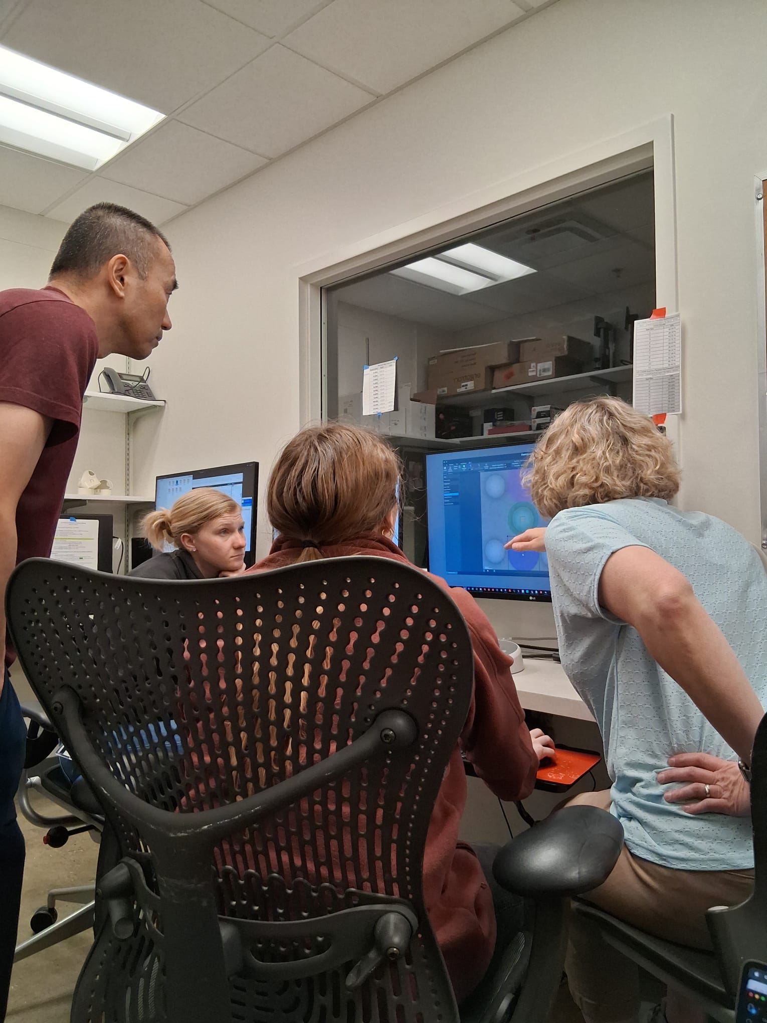 Lab's first cryoEM session image